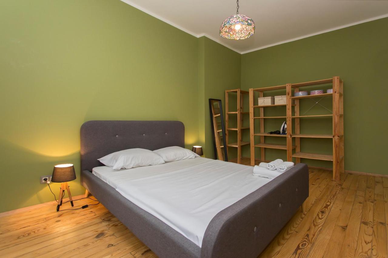 סופיה Colorful 2Bdr Apartment In The City Center מראה חיצוני תמונה