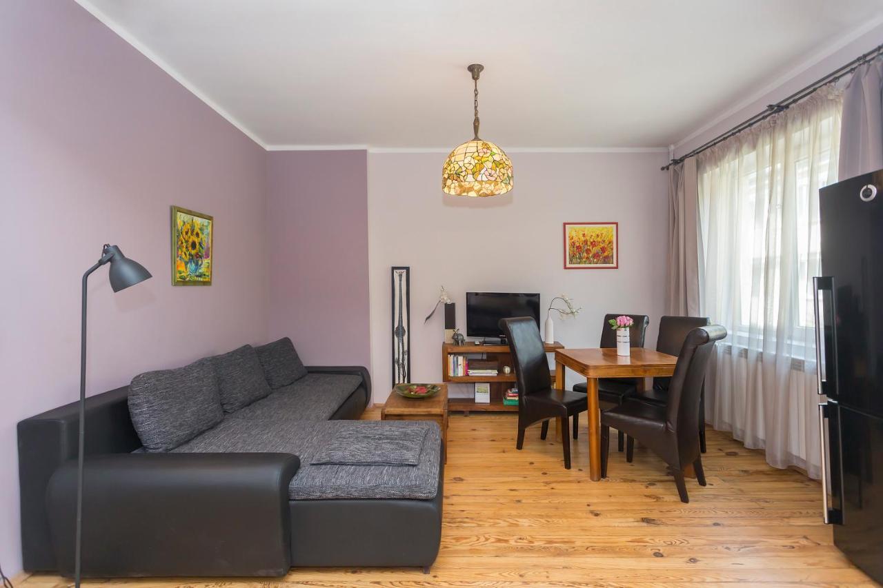 סופיה Colorful 2Bdr Apartment In The City Center מראה חיצוני תמונה