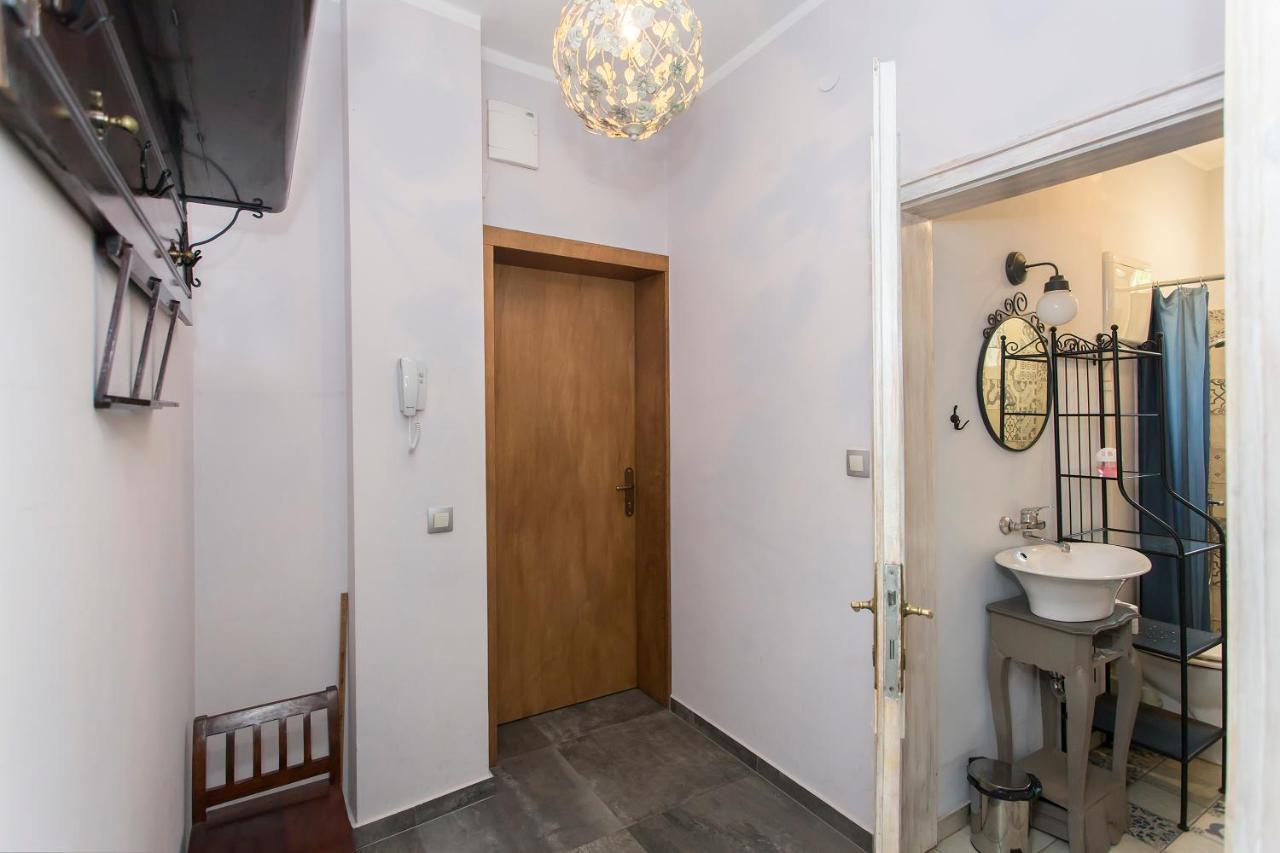 סופיה Colorful 2Bdr Apartment In The City Center מראה חיצוני תמונה